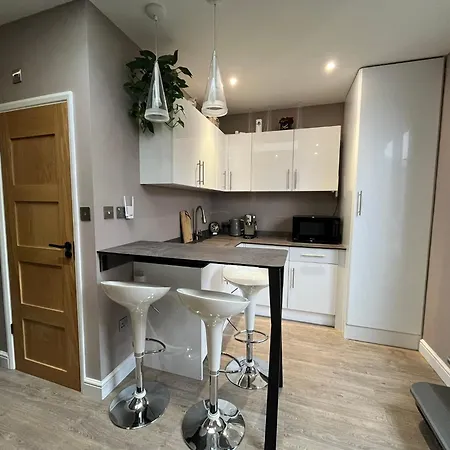 Modern Garden Studio For Comfy Stay Luton  Exterior photo