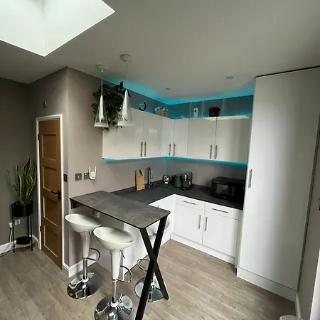 Modern Garden Studio For Comfy Stay Luton  Exterior photo