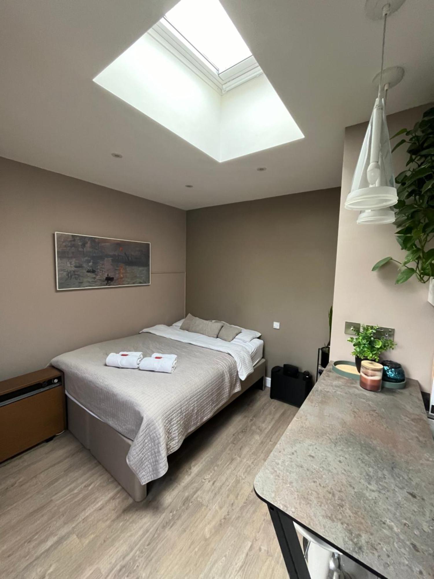 Modern Garden For Comfy Apartment Luton (Bedfordshire)